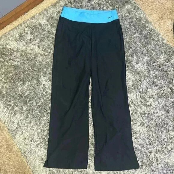 Nike pants women’s cute wide leg and super comfy size medium - Picture 1 of 4